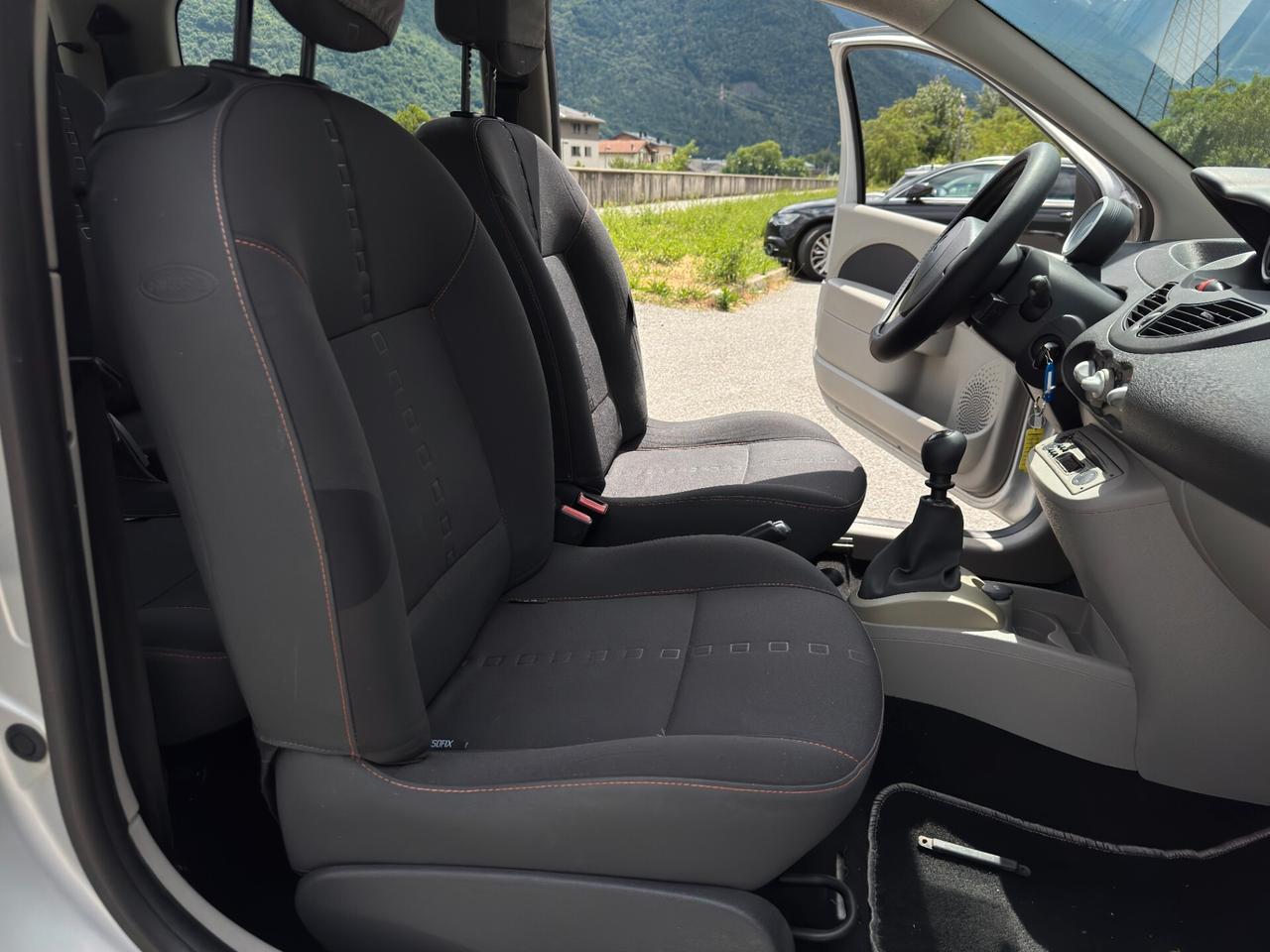 RENAULT TWINGO 1.2cc 58CV Benzina Neopatentati