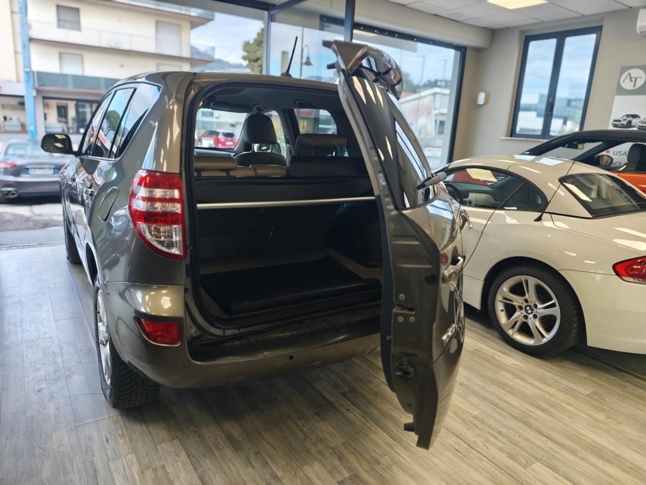 Toyota RAV 4 RAV4 2.2 D-4D 150 CV DPF Luxury