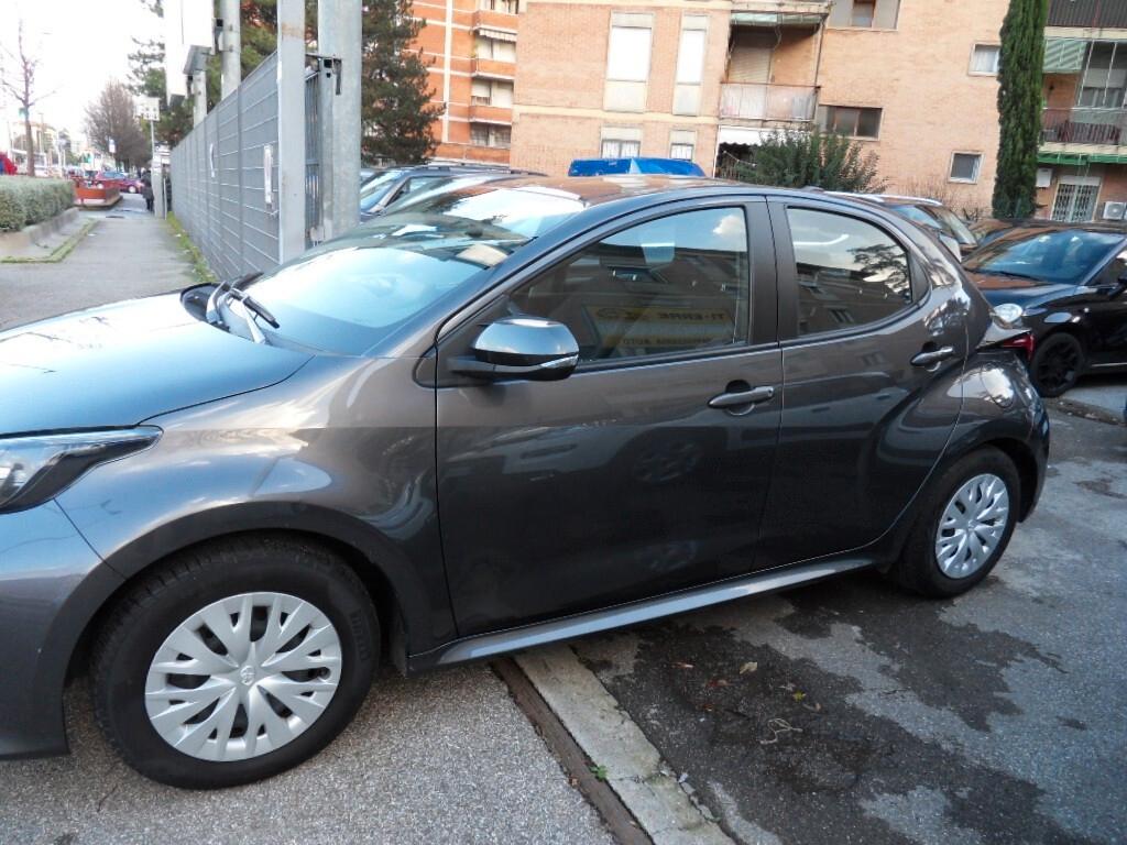Toyota Yaris 1.5 Hybrid 5 porte Business