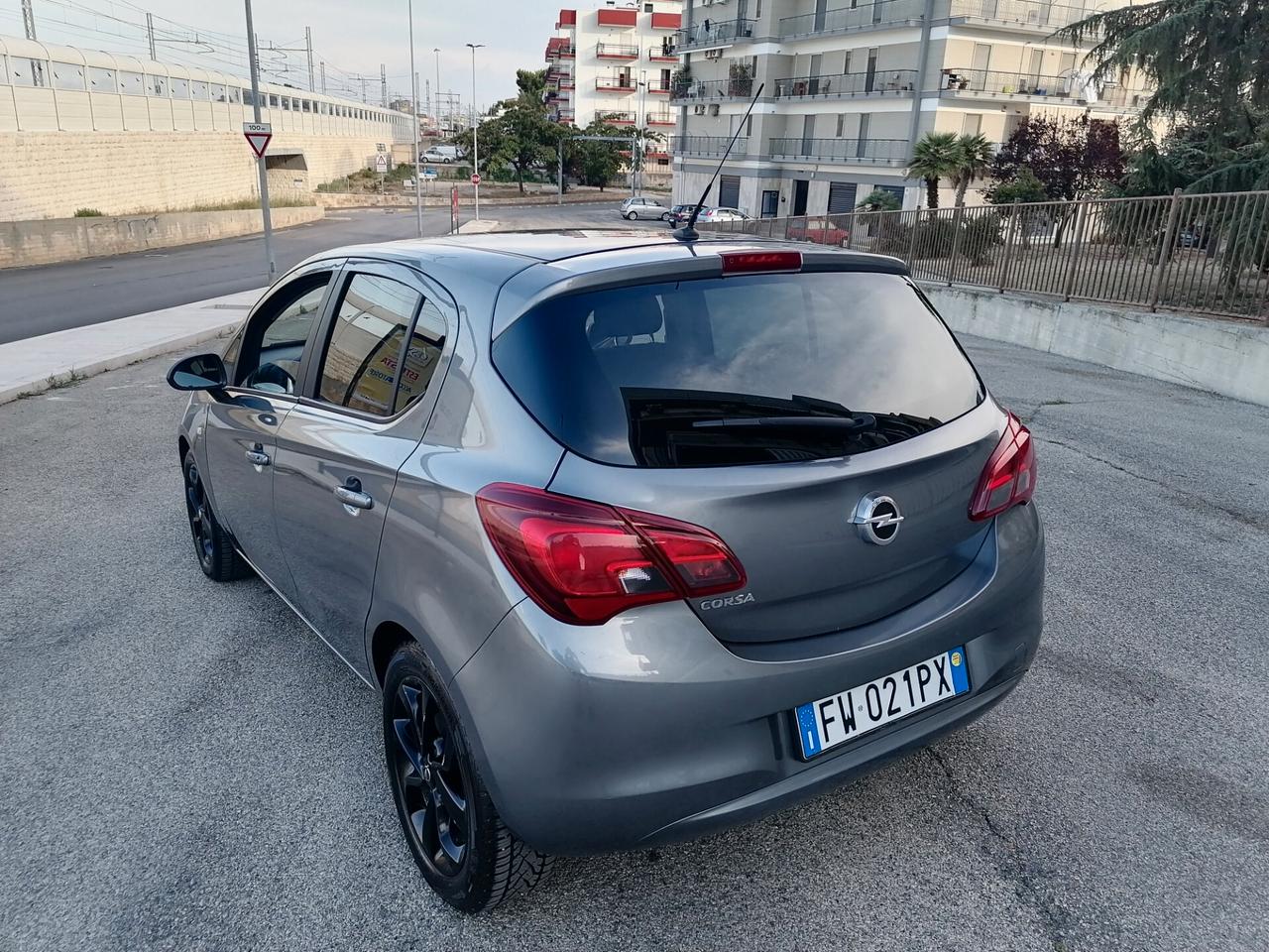 Opel Corsa 1.2 5 porte Black Edition 2019 NEOPATENTATI