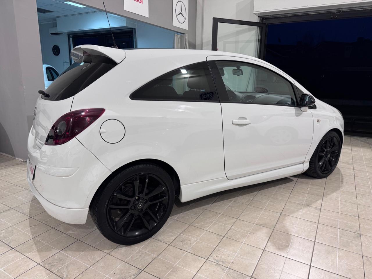 Opel Corsa 1.2 3 porte Sport