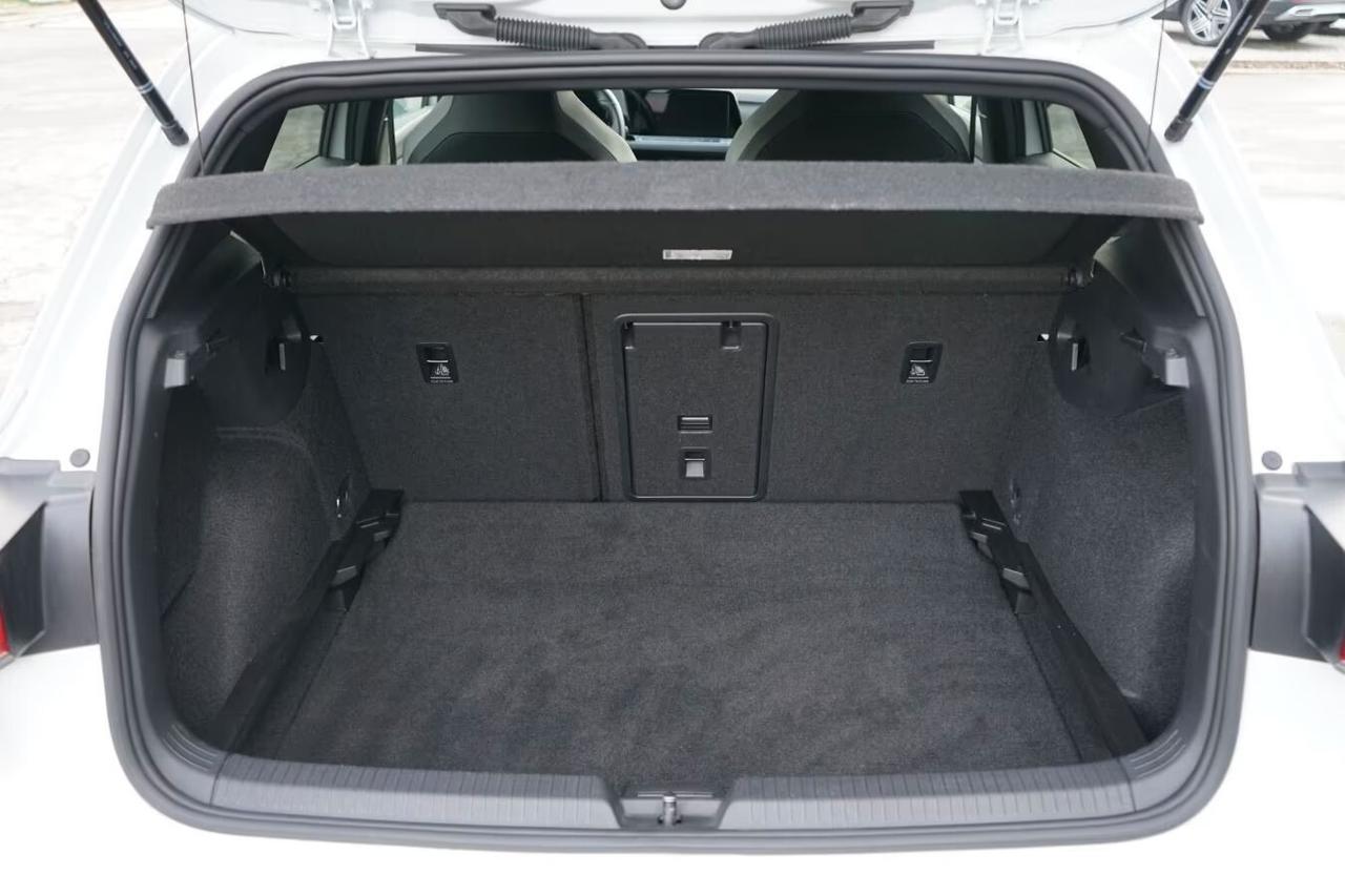 Volkswagen Golf 1.5 TSI R-Line