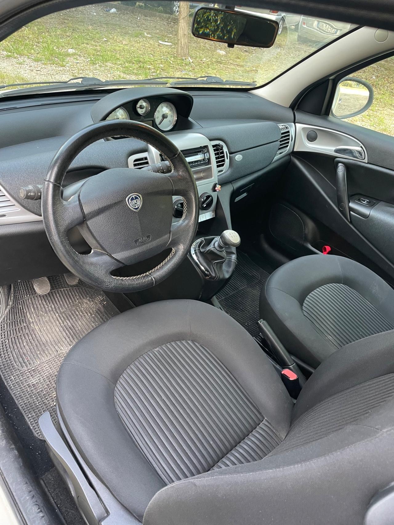 Lancia Ypsilon 1.2 Platino