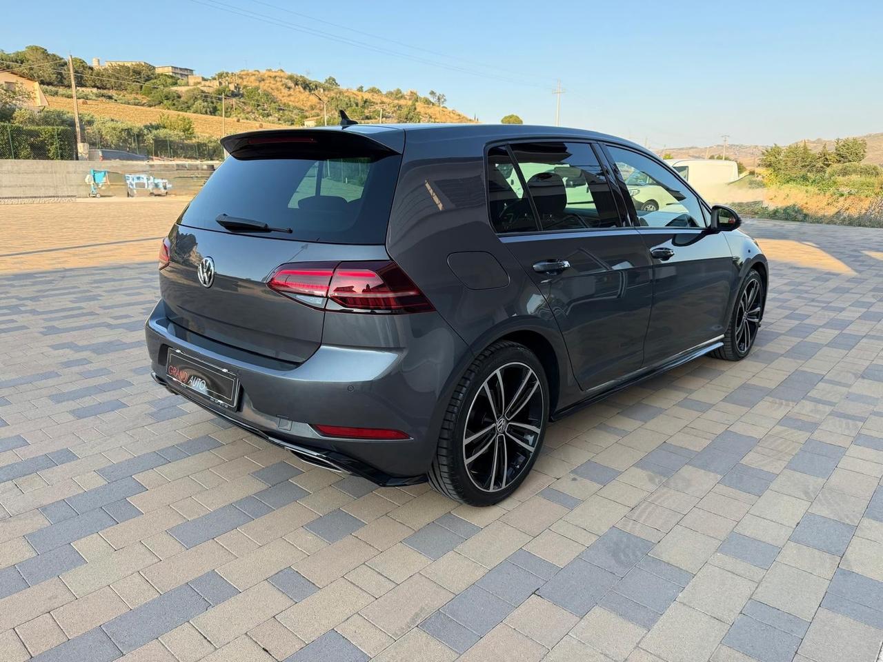 Volkswagen Golf 7.5 R-LINE 1.6 TDI 115 CV 5p.