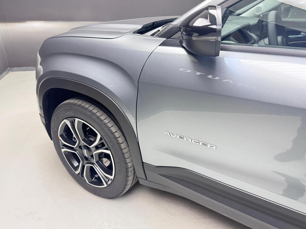 Jeep Avenger 1.2 turbo e-hybrid mhev Summit fwd 110cv edct6