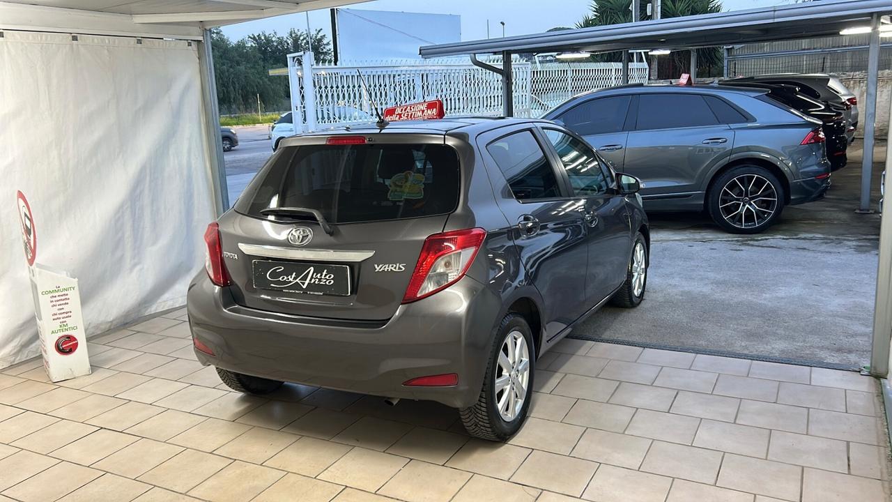 Toyota Yaris 1.3 Benzina Lounge 2013 NUOVA