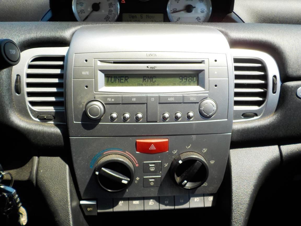 Lancia Ypsilon 1.3 MJT 90 CV Oro