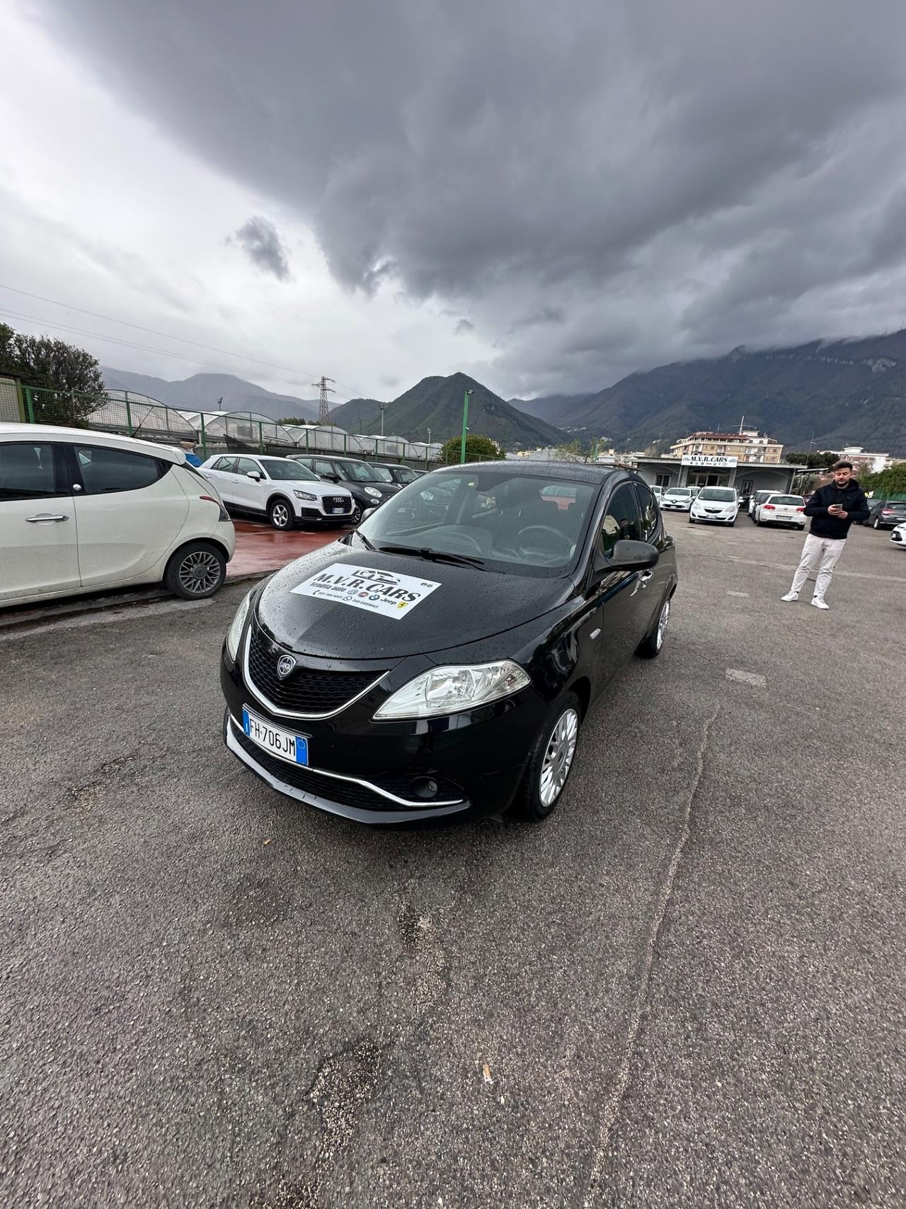Lancia Ypsilon 1.2 69 CV 5 porte Unyca