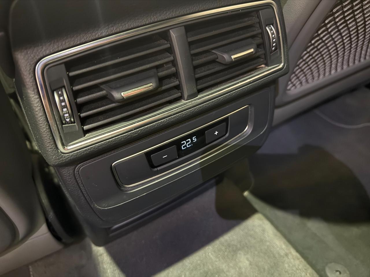 Audi Q7 e-tron 3.0 TDI quattro tiptronic Business Plus