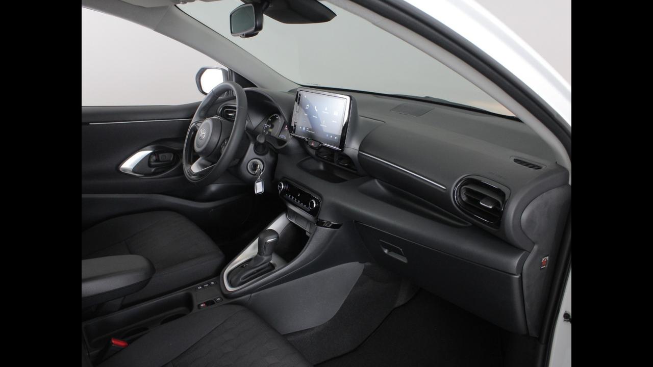 TOYOTA Yaris IV 2020 - Yaris 1.5h Active