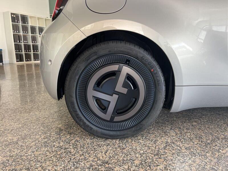 FIAT 500 Giorgio Armani Berlina 42 kWh