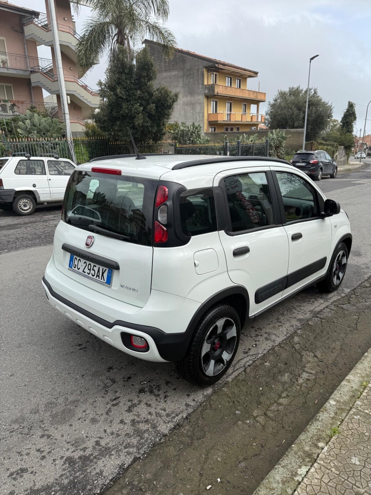 Fiat Panda 1.0 FireFly S&S Hybrid City Cross