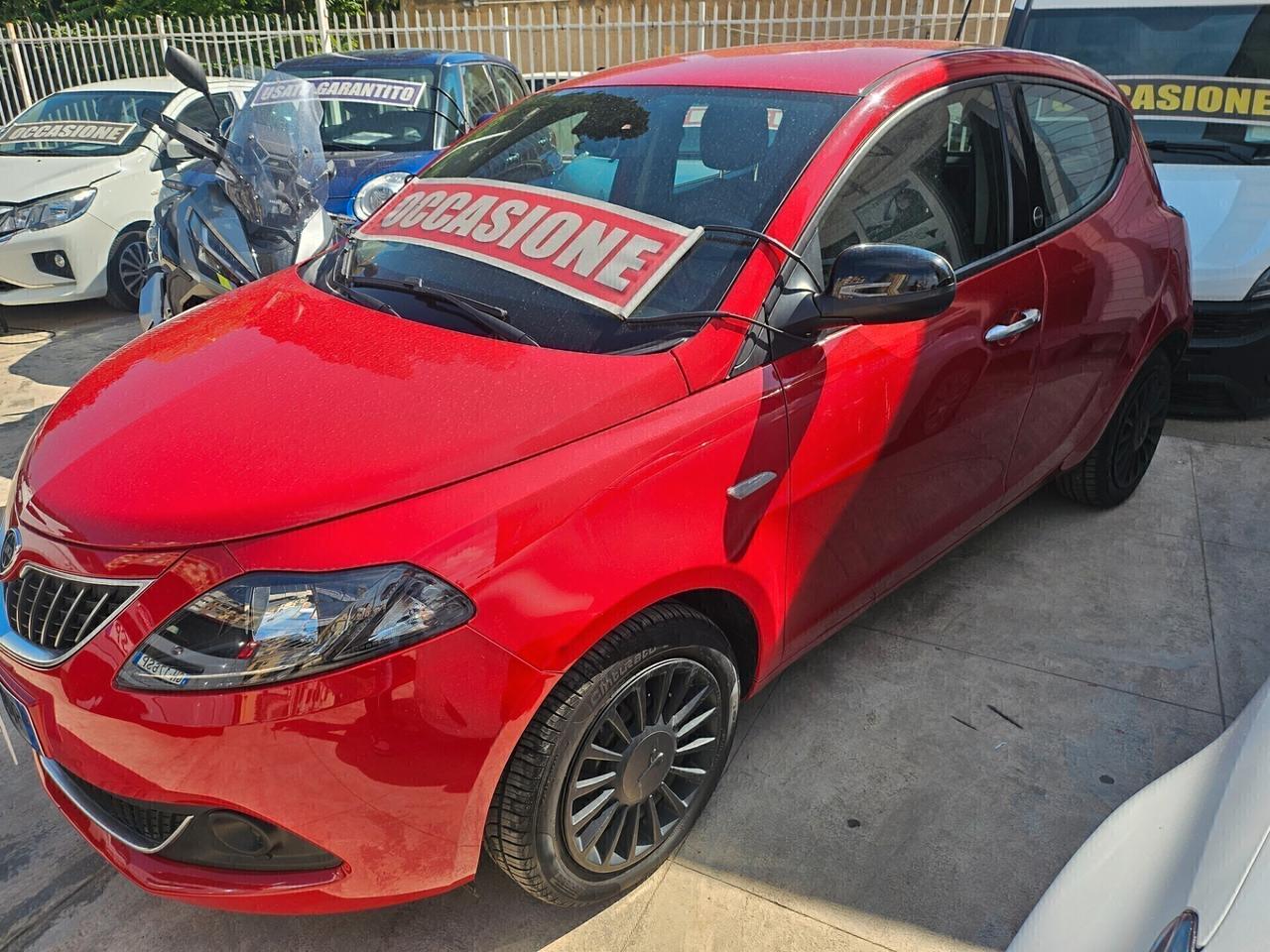 Lancia Ypsilon 1.0 FireFly Hybrid Ecochic Silver 11/2021