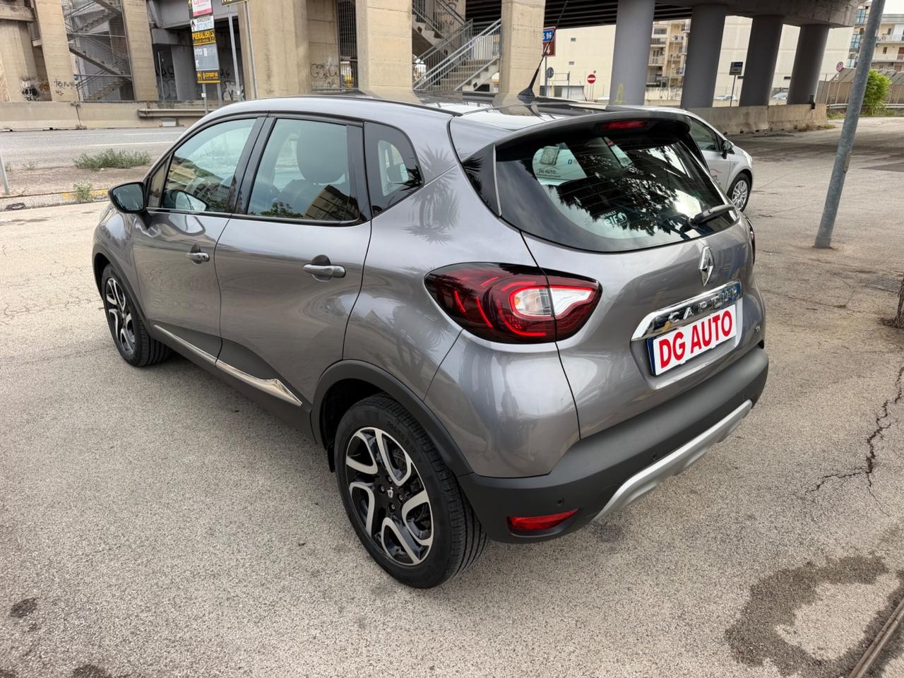 Renault Captur 1.2 benzina 120 cv 2017 Navig retroc