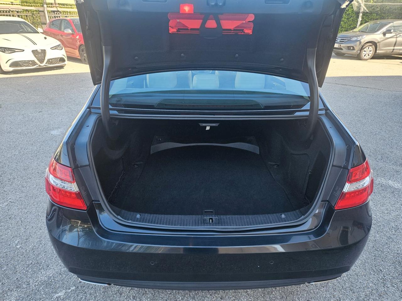 Mercedes-benz E 250 CDI BlueEFFICIENCY Avantgarde