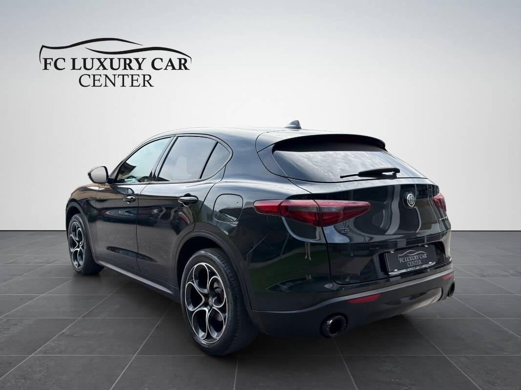 Alfa Romeo Stelvio 2.2 t Business Q4 190cv auto my19