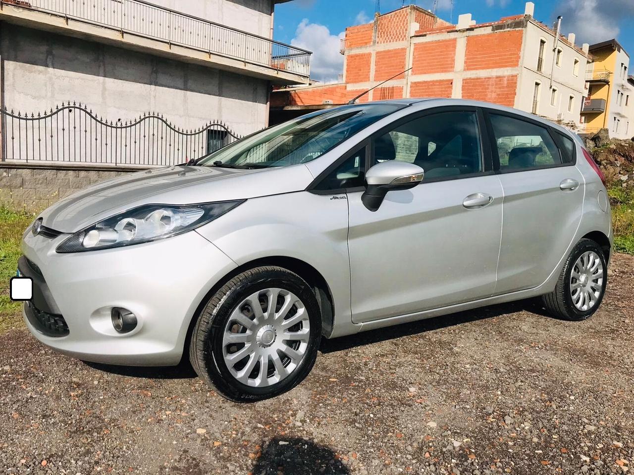 Ford Fiesta 1.4TDCI NEOPATENTATI CHIAMA 2010