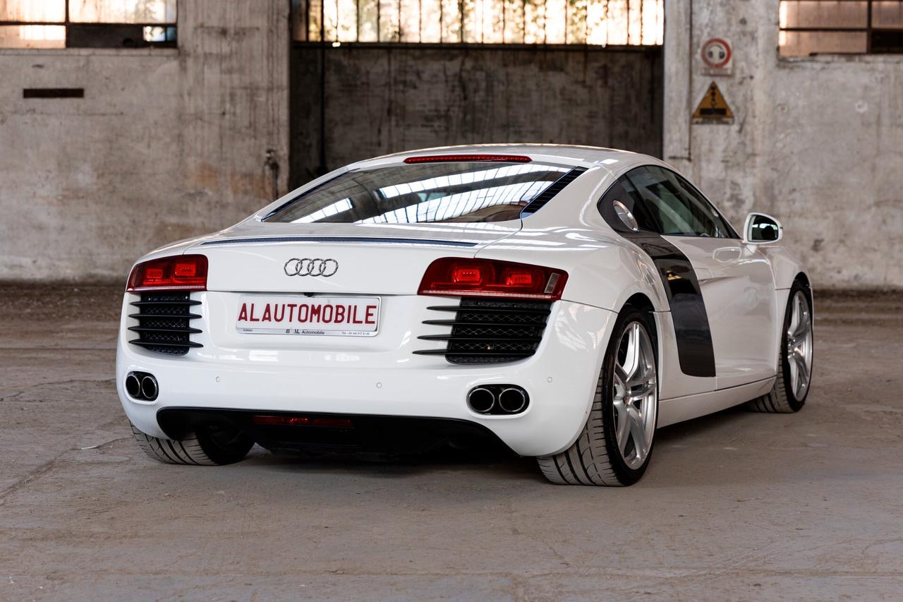 Audi R8 4.2 V8 FSI quattro
