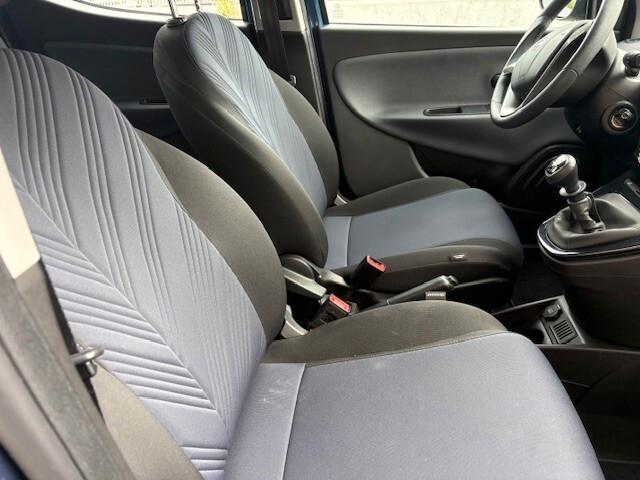 Lancia Ypsilon 1.0 FireFly 5 porte S&S Hybrid Gold Plus