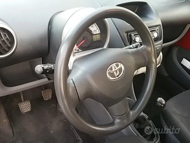 Toyota Aygo 1.0 12V VVT-i 5p. Now