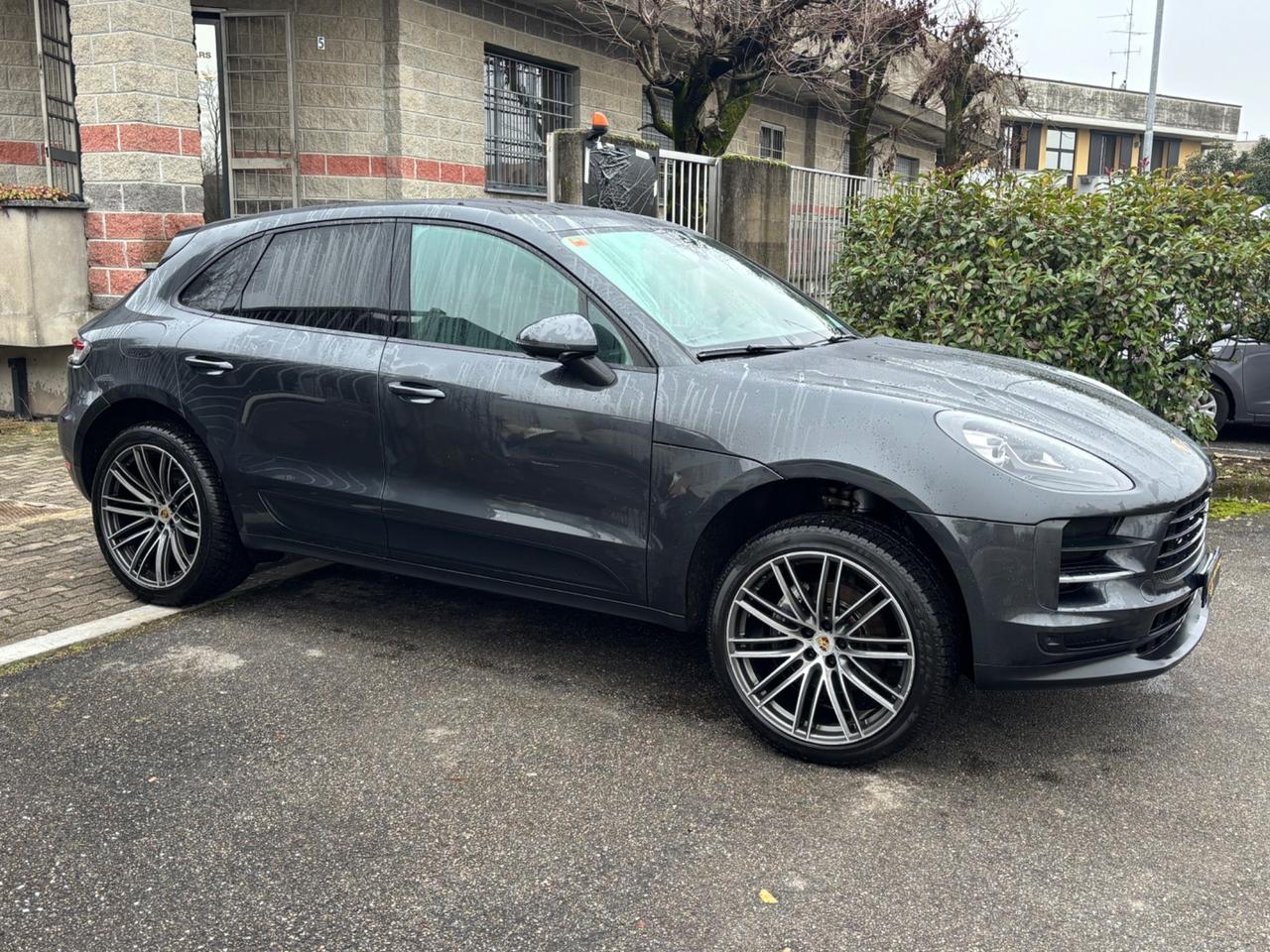 Porsche Macan 2.0 Tetto apribile e scarico preparato