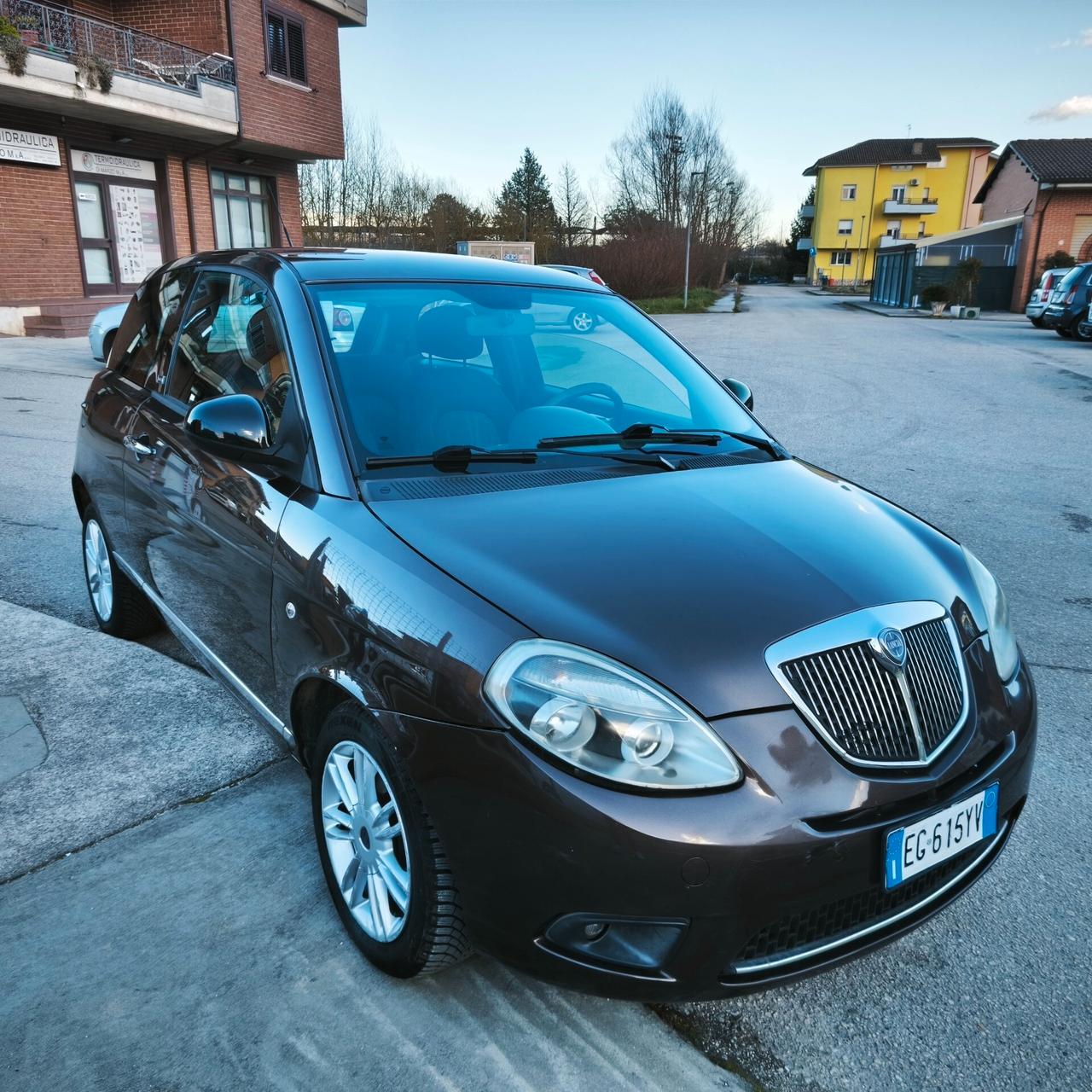 Lancia Ypsilon 1.2 69 CV Unyca