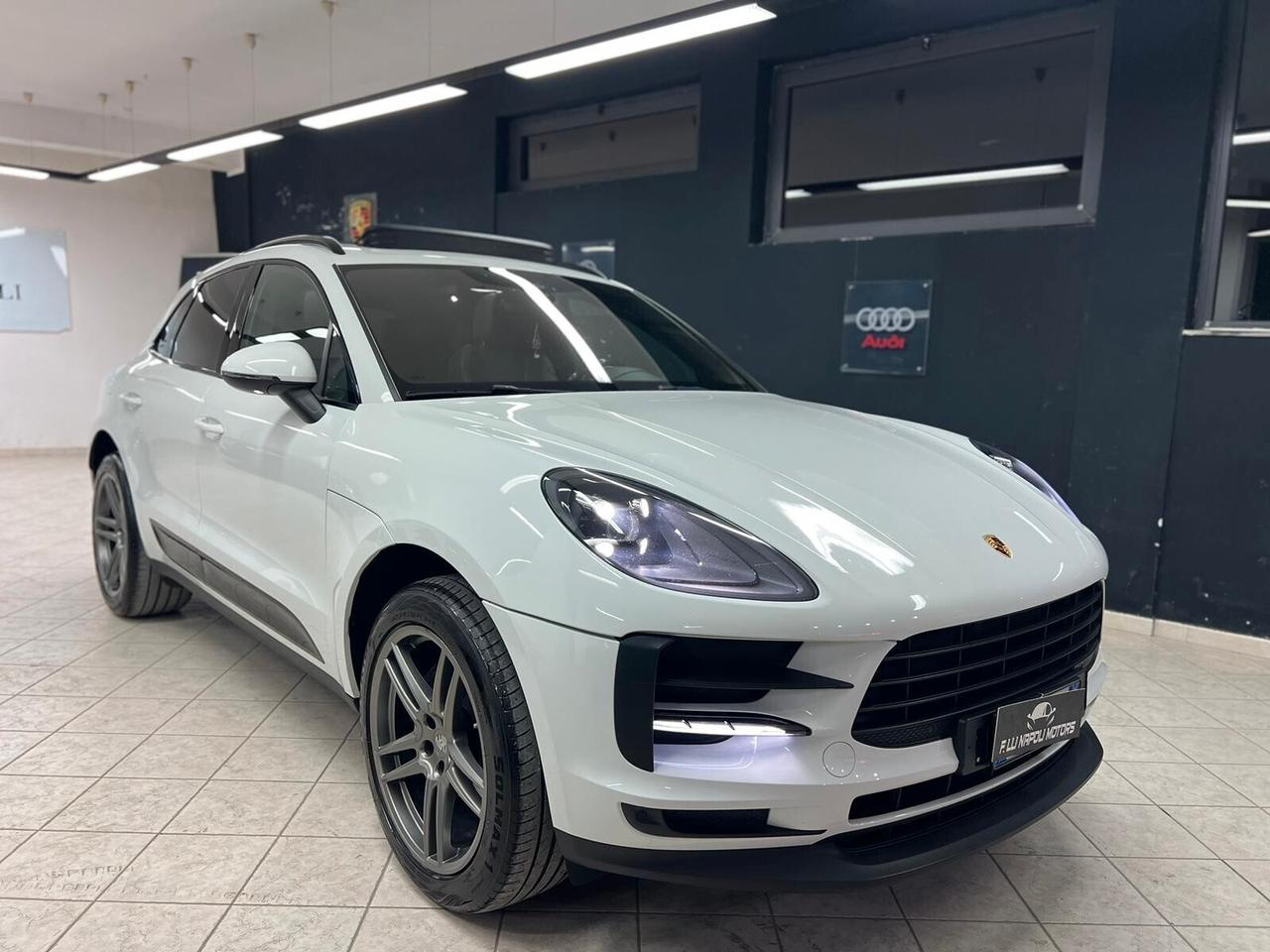 Porsche Macan 2.0 IVA ESPOSTA