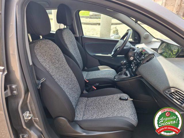 LANCIA Ypsilon 1.0 FireFly 5 porte S&S Hybrid Ecochic Silver