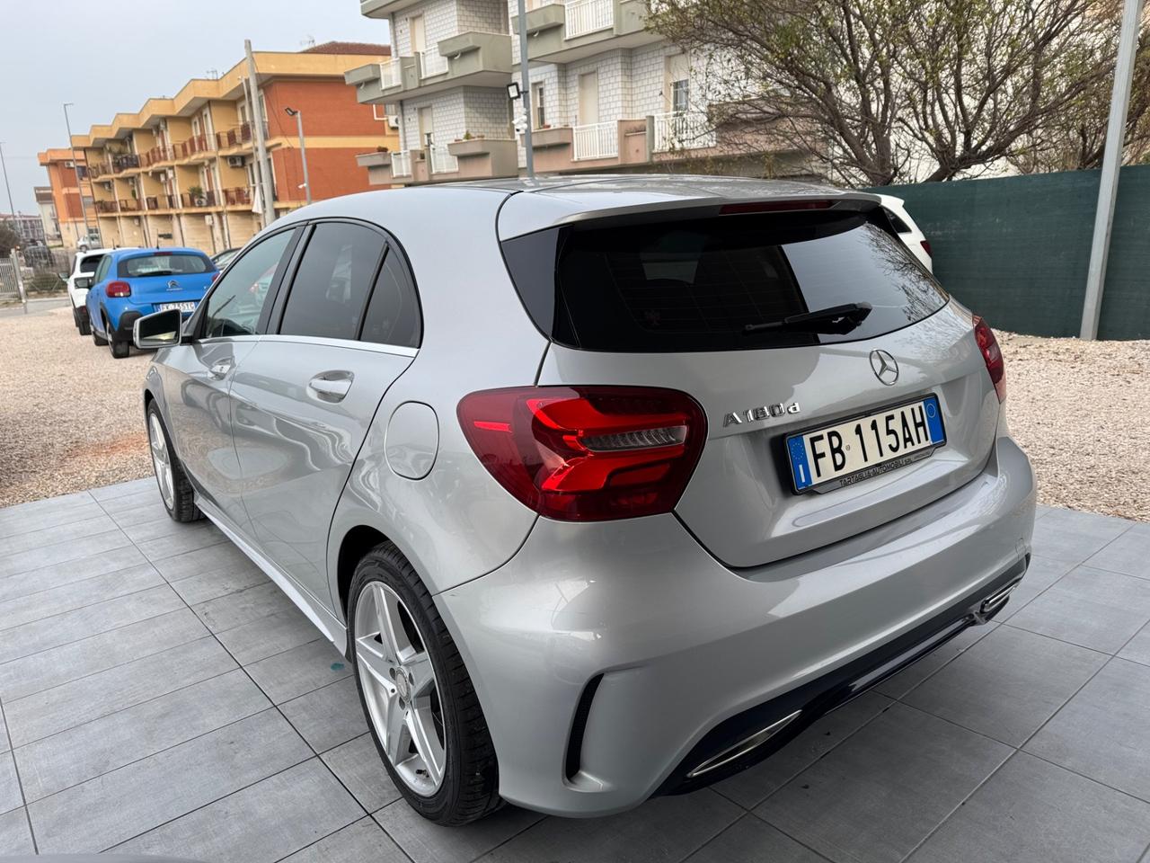 Mercedes-benz A 180 A 180 d Premium