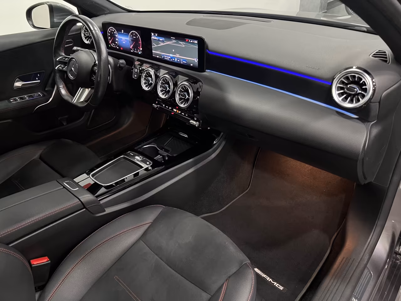 Mercedes Benz A180d Aut. AMG Line Premium Plus 116 cv