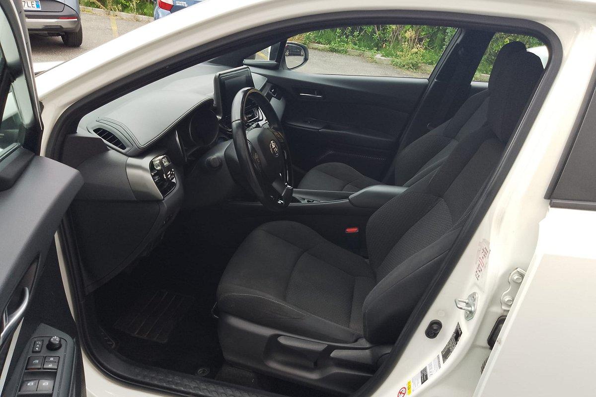 TOYOTA C-HR 1.8 Hybrid E-CVT Active