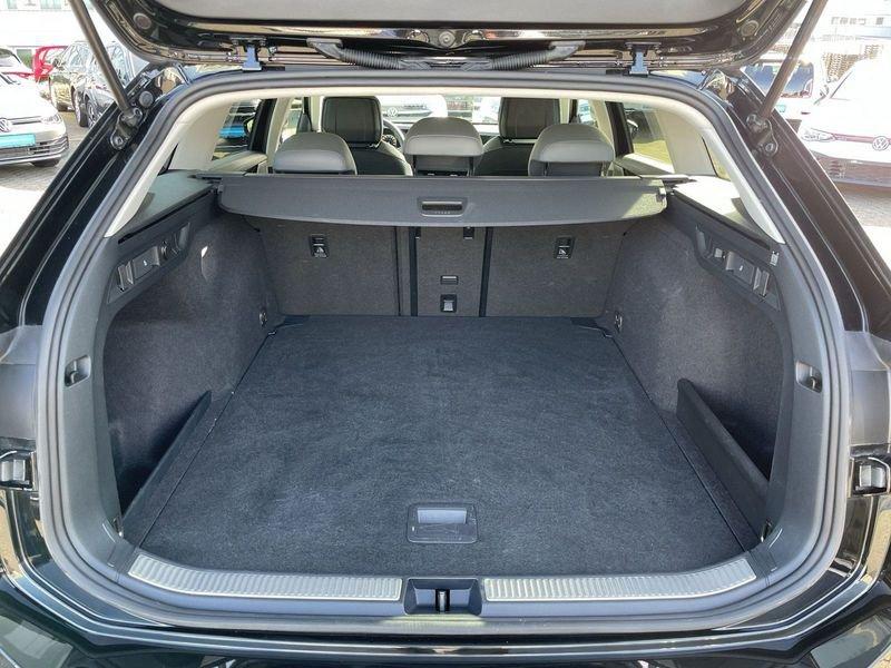 Volkswagen Passat 2.0 TDI 150 CV SCR EVO DSG Business Nuovo Modello