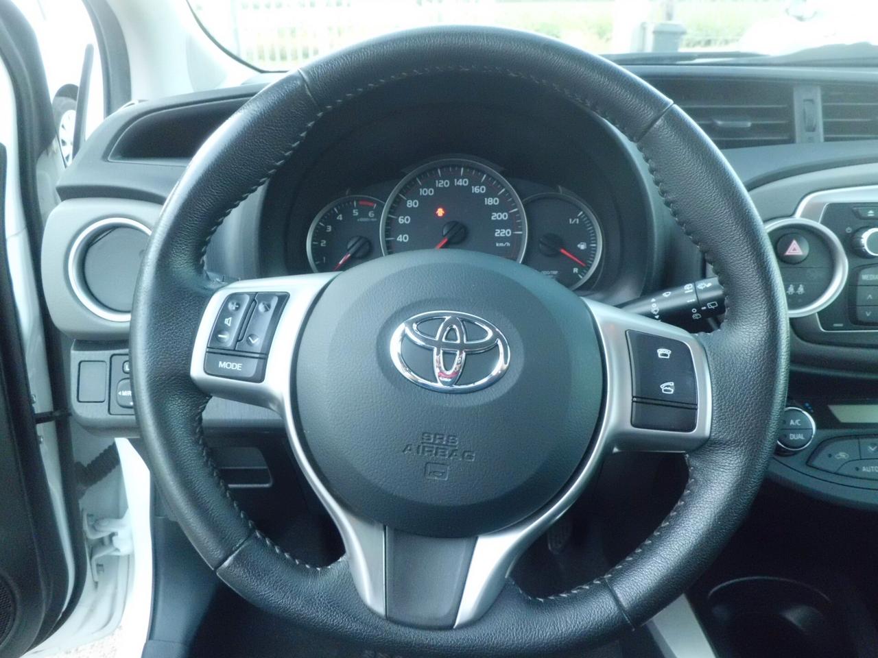 Toyota Yaris 1.4 D-4D 5 porte Lounge DISPONIBILITA' DI 1 PEZZO IBRIDO BENZINA AUTOMATICO FULL OPTIONAL