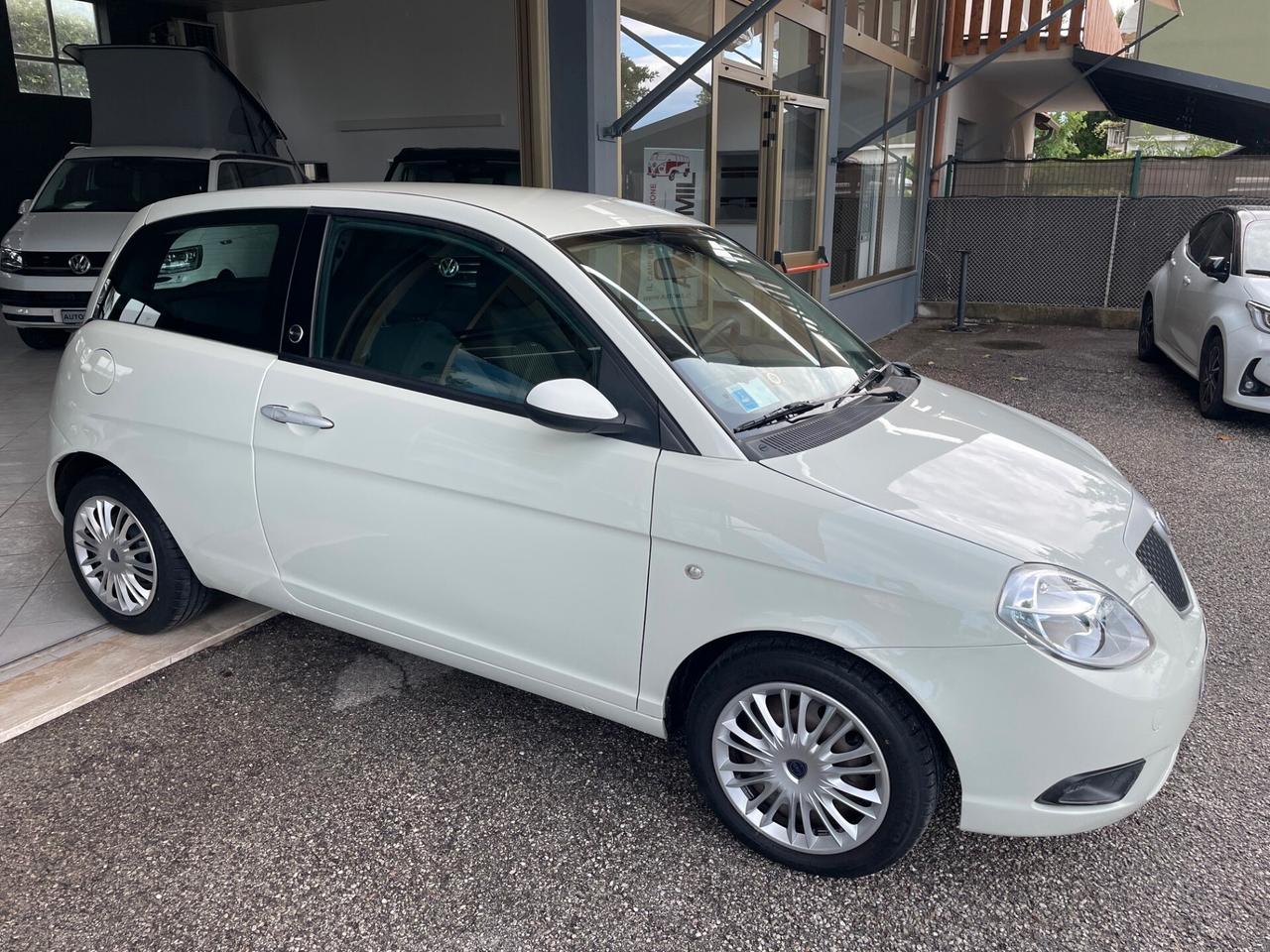 Lancia Ypsilon 1.4 Platino Ecochic GPL