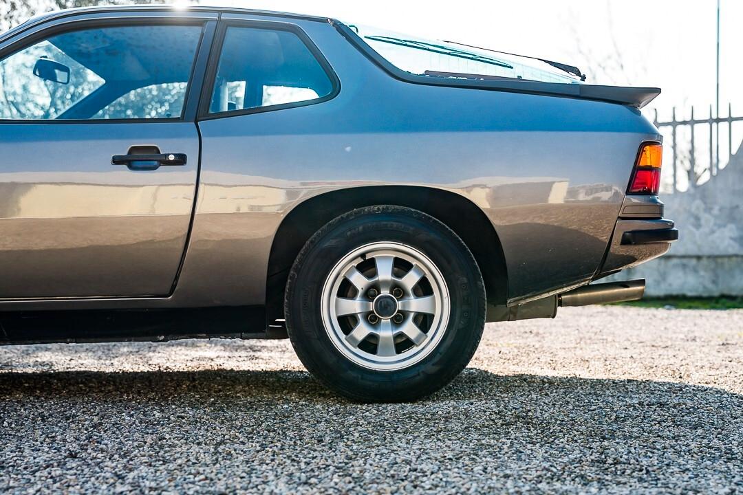 Porsche 924 2.0
