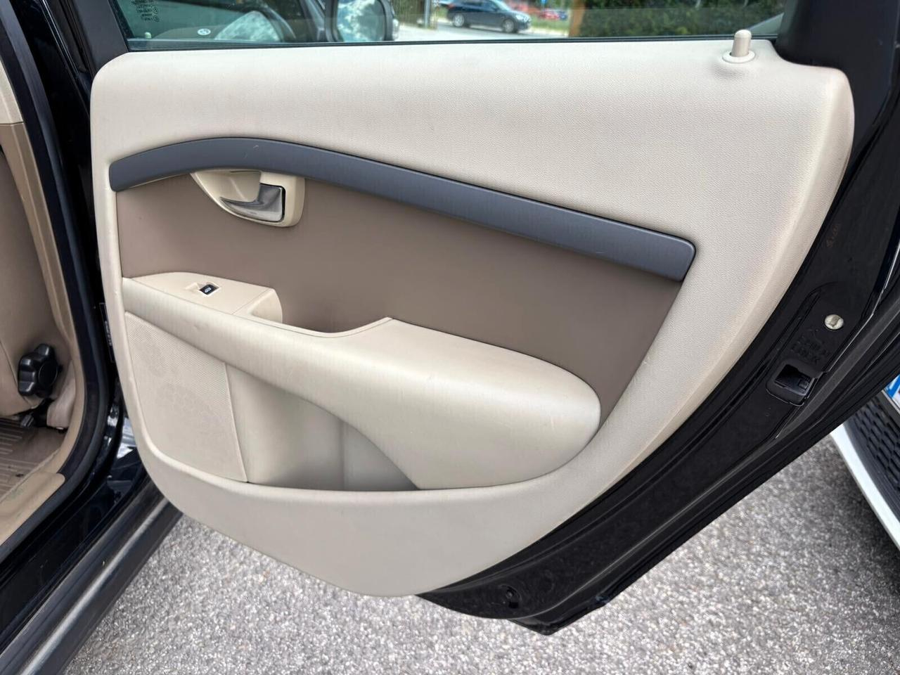 Volvo V70 2.0 F Kinetic GPL