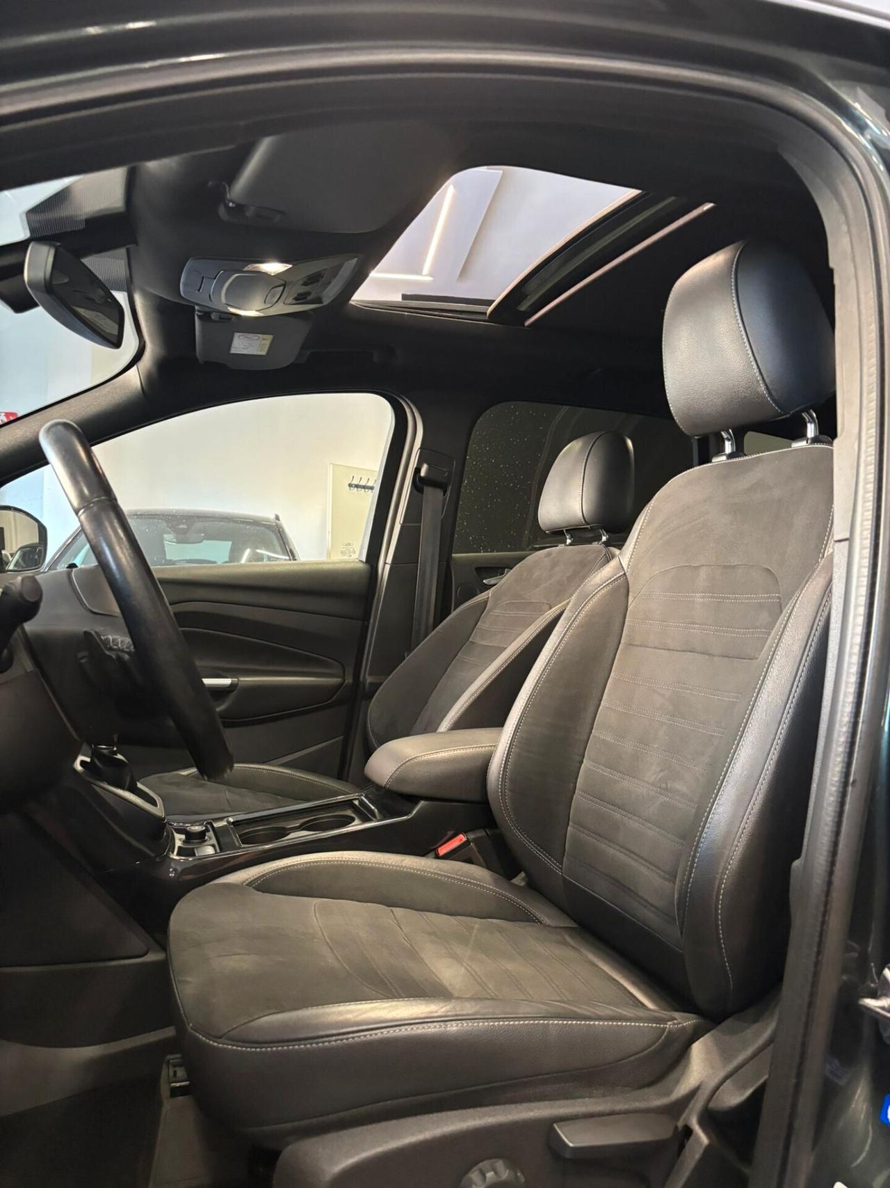 Ford Kuga 2.0 TDCI 150 CV S&S 4WD Powershift ST-Line Tetto Apribile