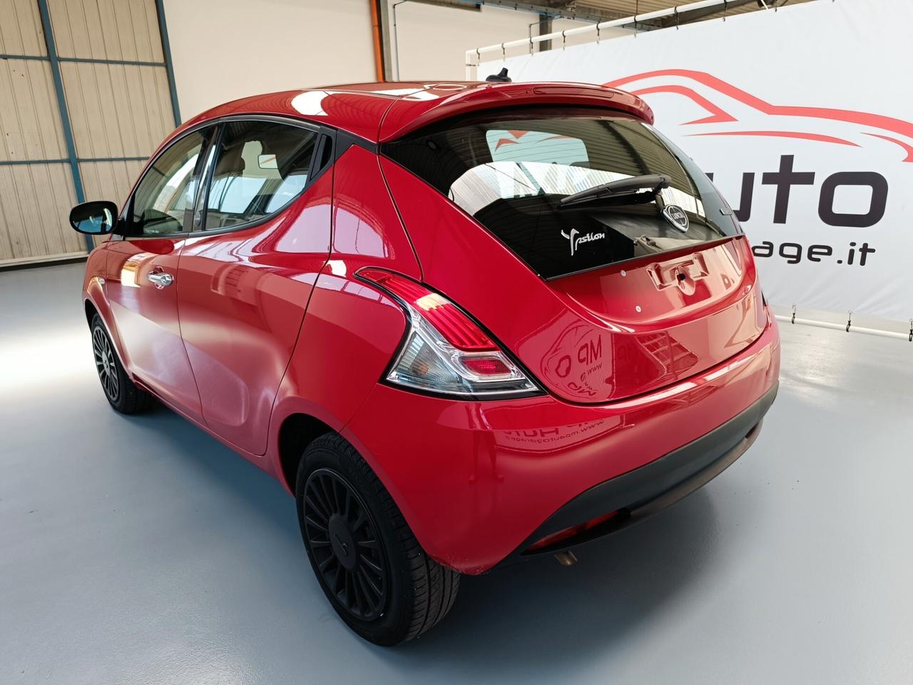 Lancia Ypsilon 1.0 FireFly 5 porte S&S Hybrid Ecochic Gold