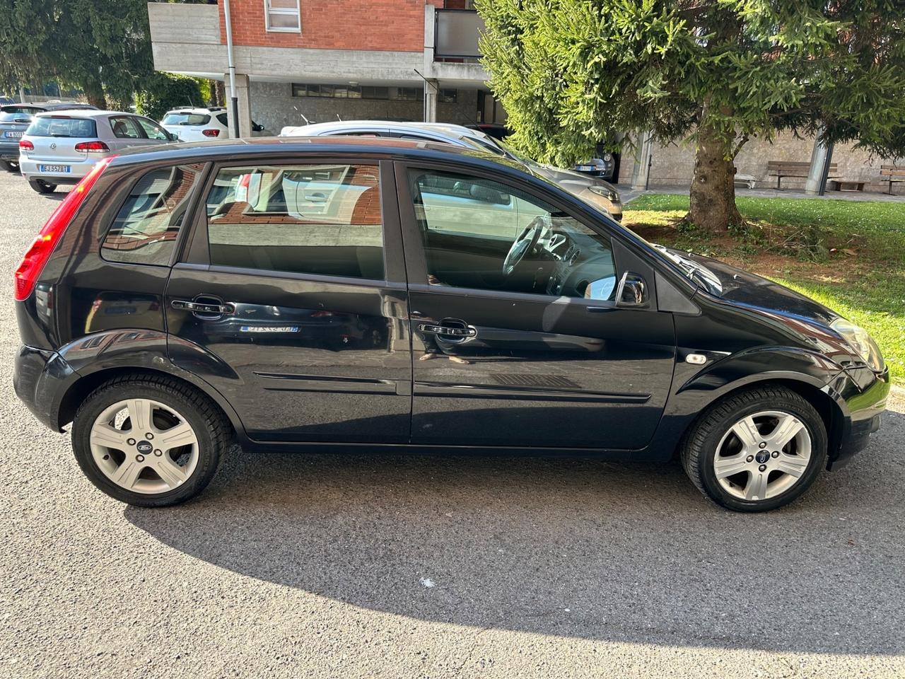 Ford Fiesta 1.2 16V 5p. Ghia