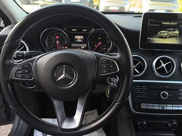 Mercedes-Benz A 180 A 180 d Automatic Sport