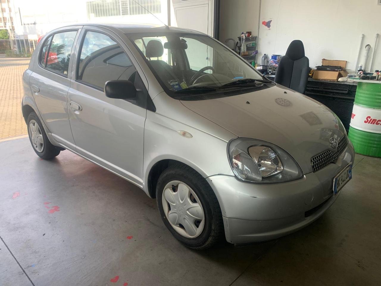 Toyota Yaris 1.0i 16V cat 5 porte