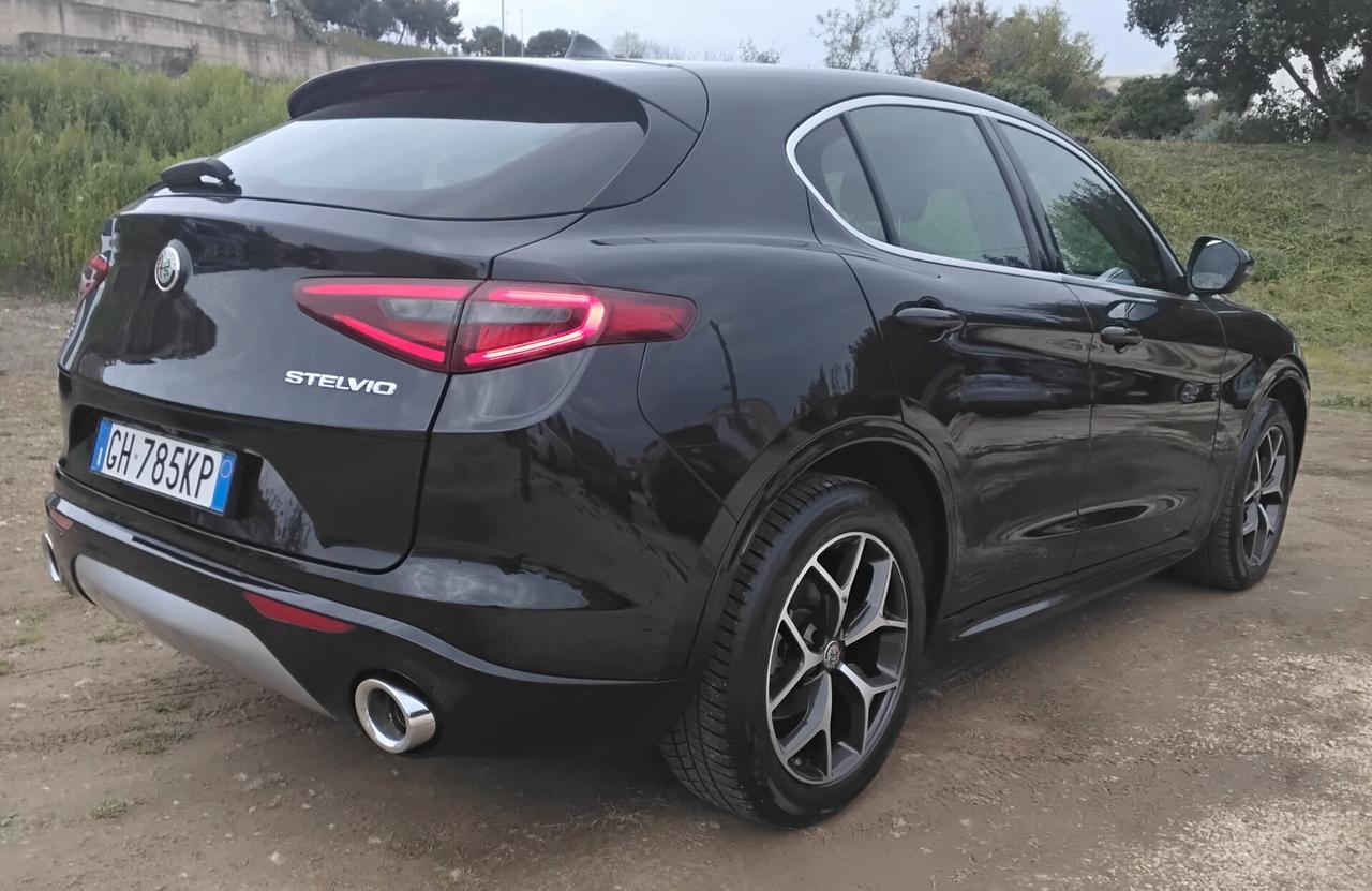 Alfa Romeo Stelvio 2.2 Turbodiesel 190 CV AT8 RWD Executive
