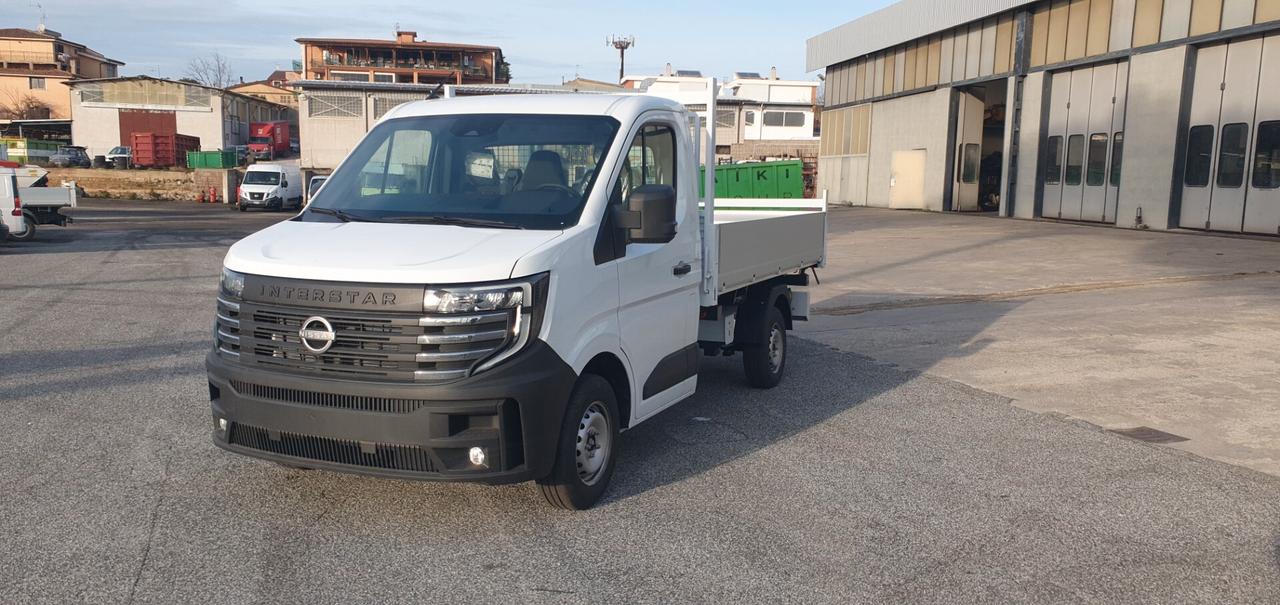 Nissan Interstar Chassis con cassone ribaltabile trilaterale nuovo di fabbrica