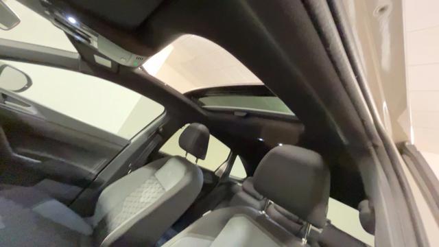 VOLKSWAGEN Taigo 1.0 TSI 110 CV R-Line - TETTO