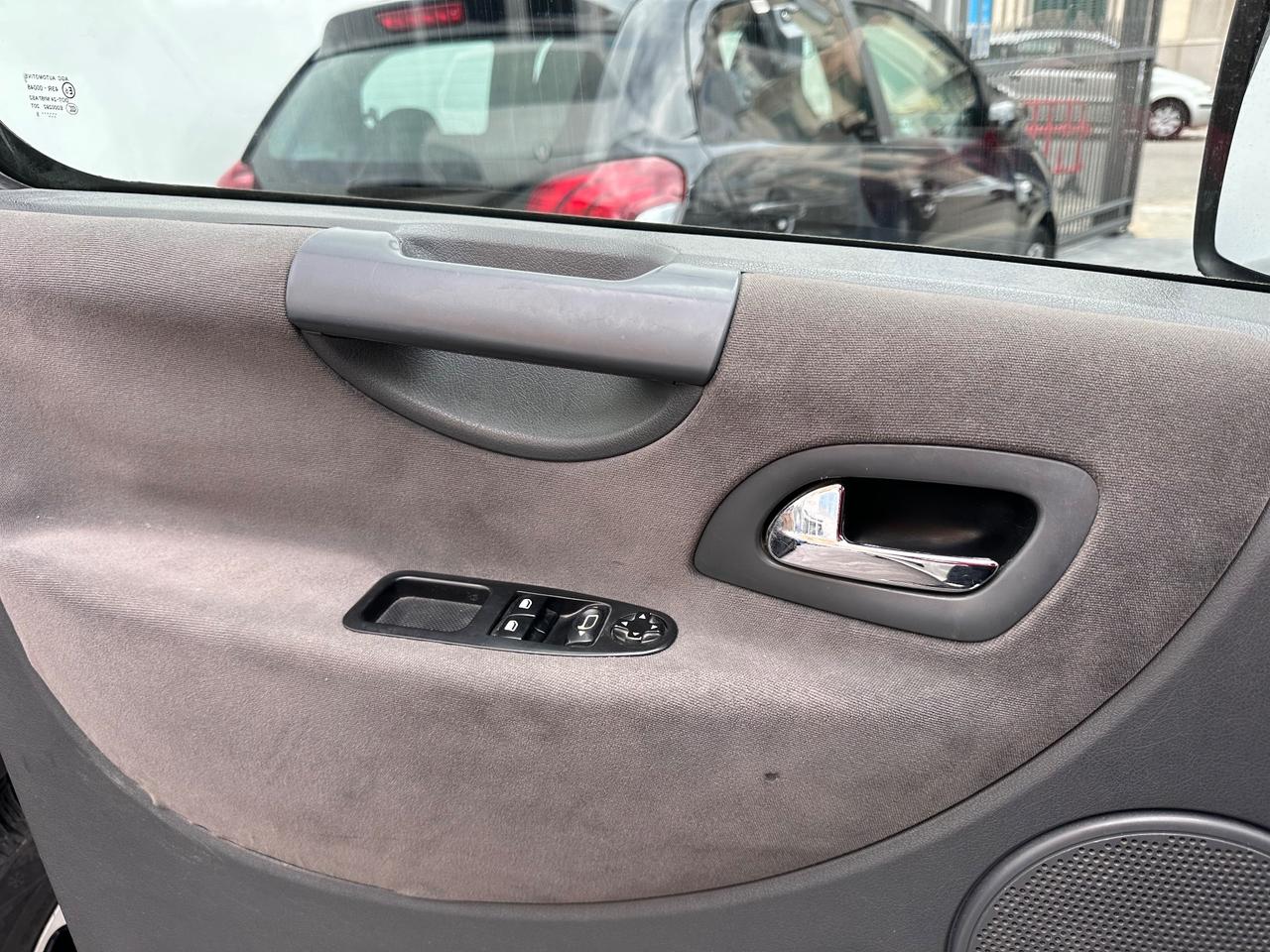 Peugeot Expert 2.0 HDi 9 POSTI