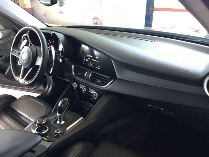 Alfa Romeo Giulia 2.2 Turbo AT8 210CV AWD Q4 Veloce my19