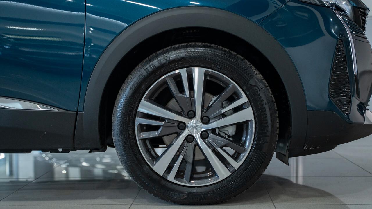 Peugeot 3008 1.5 BLUEHDI ALLURE PACK EAT8 S&S 131CV AUTO VIRTUAL FULL OPTIONAL