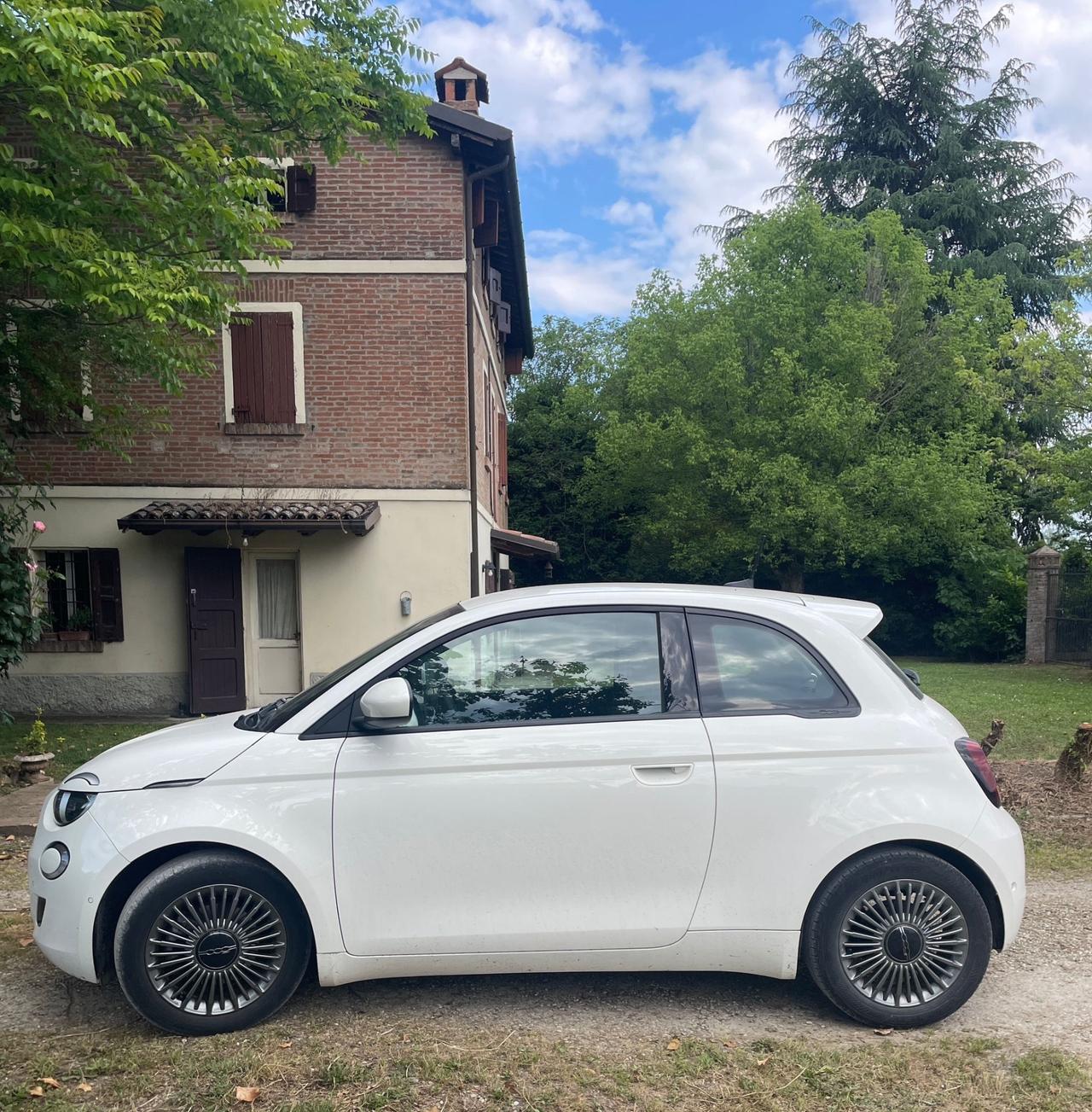 Fiat 500e Berlina 42 kWh Icon 320 km autonomia