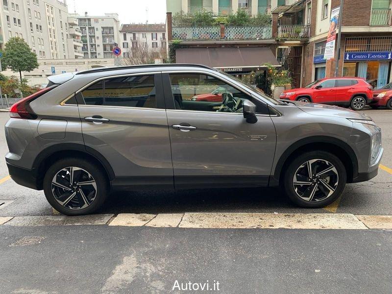 Mitsubishi Eclipse Cross 2.4 MIVEC 4WD PHEV Instyle SDA Pack 0