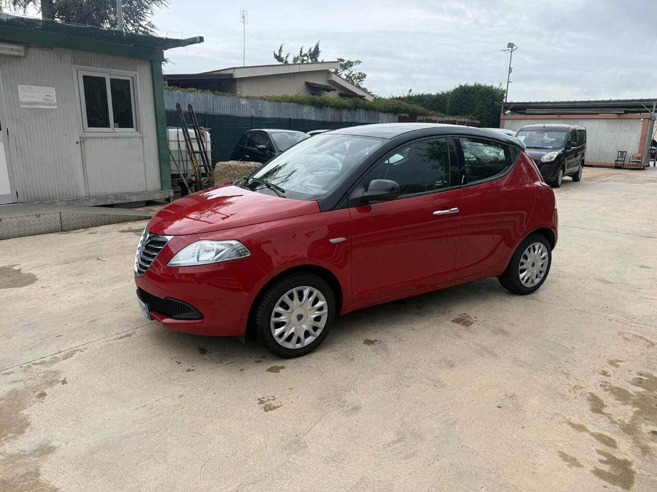 Lancia Ypsilon 1.2 69 69.000km **NEOP OK** 2013